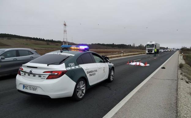 Muere un hombre arrollado por un camión frigorífico en la provincia de Burgos