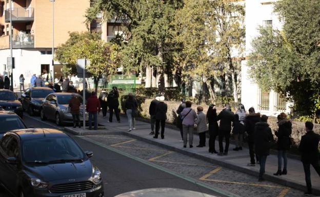 Vuelven la colas al punto de detección covid de la calle Valencia con un 29,1% de test con resultado positivo