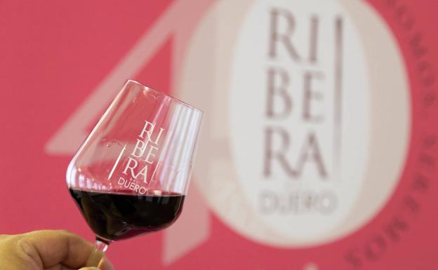 Ribera del Duero celebra su 40 aniversario con récord de 100 millones de contraetiquetas