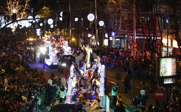 La Cabalgata pondrá en las calles tres tronos, seis carrozas, grupos de animación y 170 acompañantes