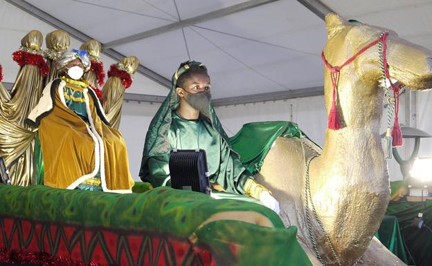 La magia de Sus Majestades los Reyes Magos vuelve a las calles de Carbajosa de la Sagrada