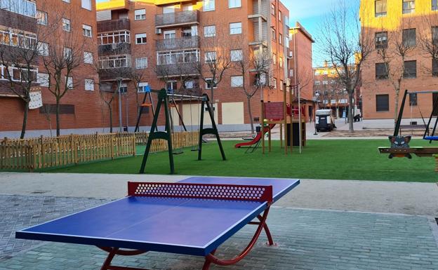 Salamanca concluye las obras para transformar cinco plazas interiores del barrio El Zurguén