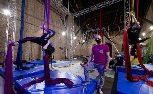 Valladolid se rinde al trapecio: así trabajan las escuelas de circo