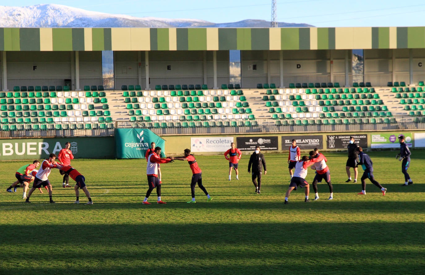 La Segoviana prepara el partido frente al Coruxo sin Manu González hasta el viernes