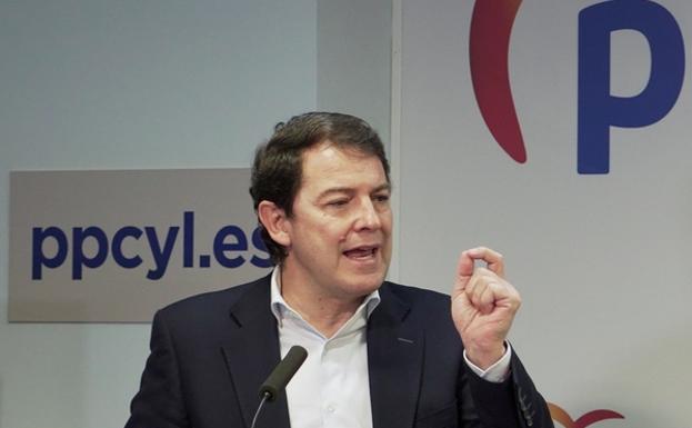 Mañueco pide a Sánchez «la rectificación» o el «cese» de Garzón por sus ataques a la ganadería