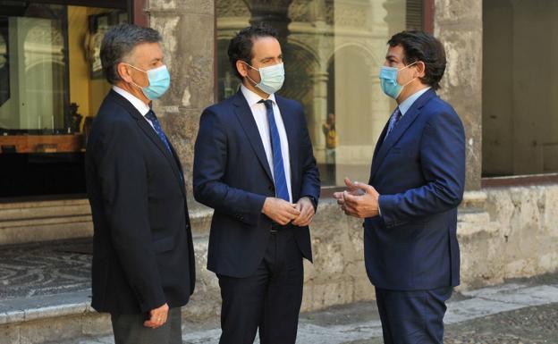 Mañueco y los consejeros liderarán las listas en seis provincias a la espera de Valladolid