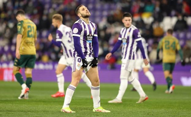 El debate de los delanteros en el Real Valladolid toma impulso