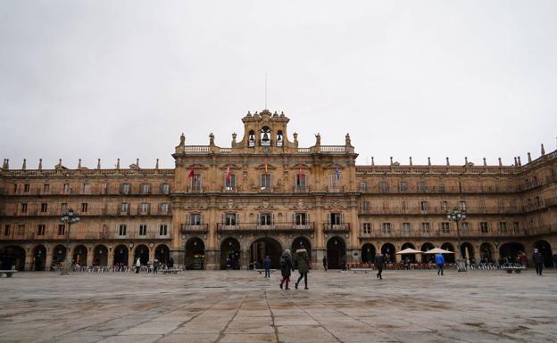 Comienza la sustitución de la iluminación de la Plaza Mayor de Salamanca