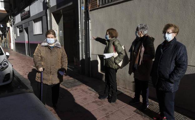 Los vecinos del portal 15 de la calle Unión de Valladolid, «hartos» del vandalismo