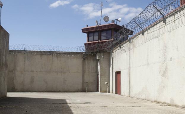 Un prisionero provoca un icendio en su celda de la cárcel de Villanubla