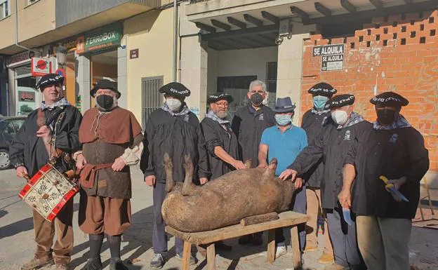 Linares de Riofrío y Las Casas del Conde disfrutan de la Fiesta de la Matanza