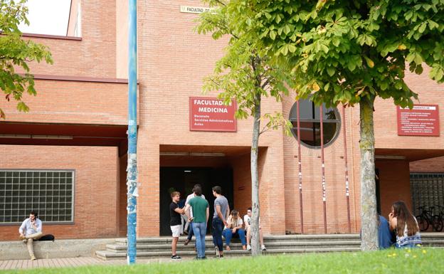 La Usal destina 280.000 euros para ayudas al estudio a alumnos de grado durante el curso 2021-2022