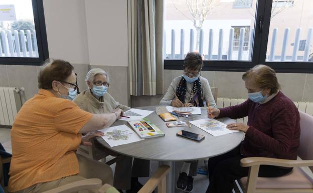 La covid complica la sustitución de 1.530 trabajadores de baja en las residencias