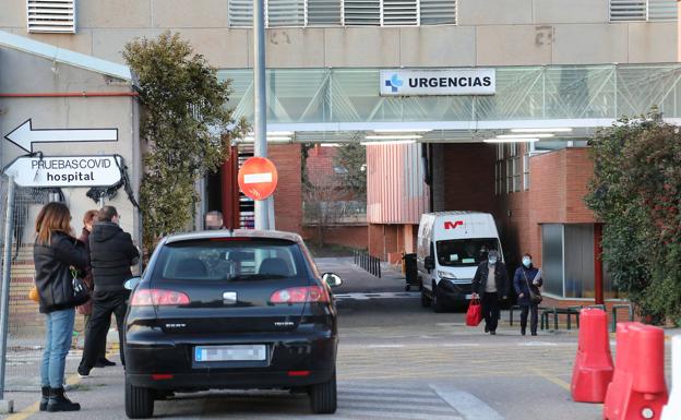 El hospital habilita una tercera planta para pacientes positivos tras 14 ingresos en solo tres días