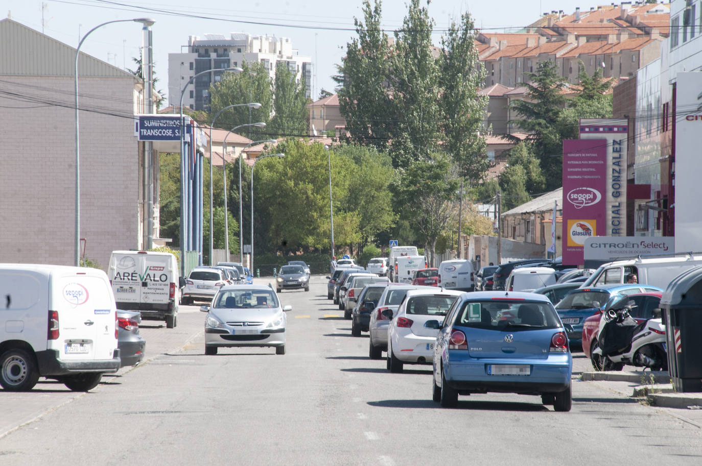 Un hombre resulta herido al ser atropellado por una carretilla elevadora en el polígono del Cerro