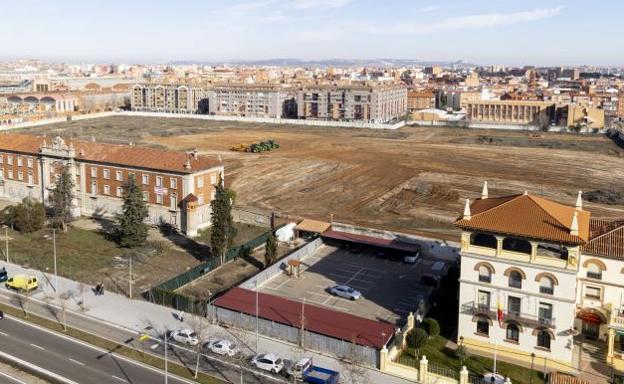 Las obras de los cuarteles mantendrán cortado al tráfico cinco meses Farnesio en los dos sentidos