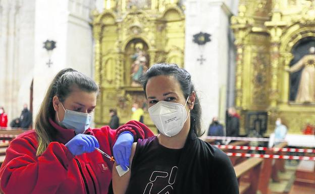 La temporalidad de los contratos impide la sustitución de noventa enfermeras de baja