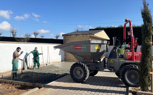 Carbajosa inicia las obras de construcción de un nuevo módulo de nichos en el cementerio municipal