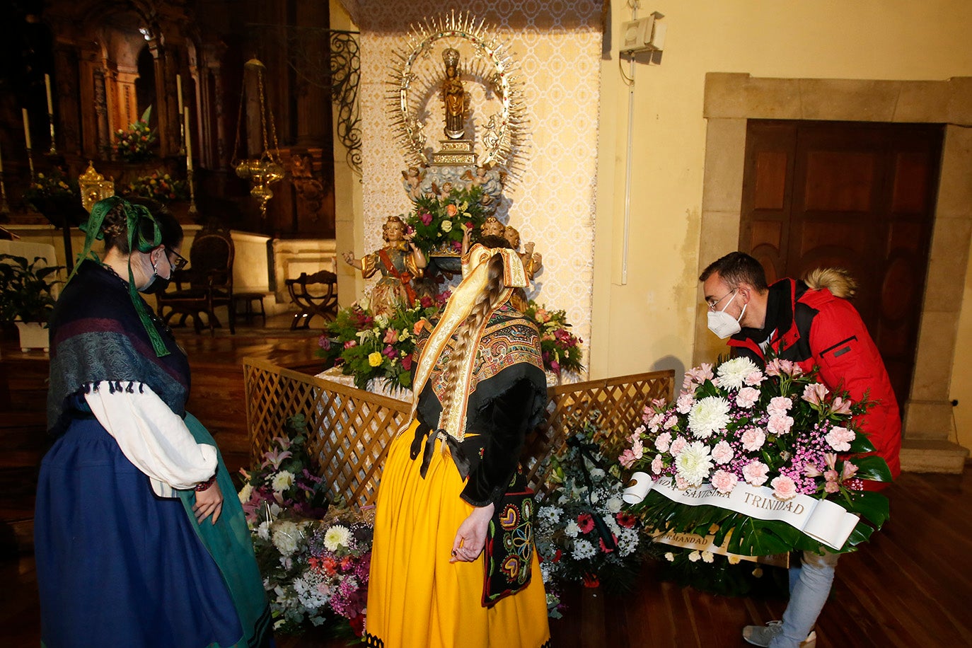 Ofrenda floral a la Virgen de la Calle