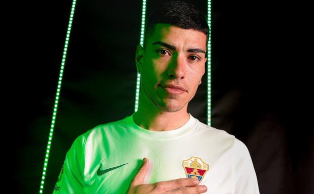 Olaza se va cedido al Elche hasta final de temporada