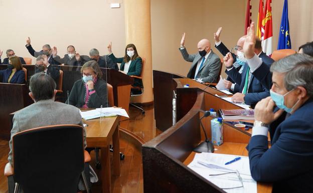 El pleno de la Diputación aprueba las bases del Plan de Ayudas para Inversiones Municipales