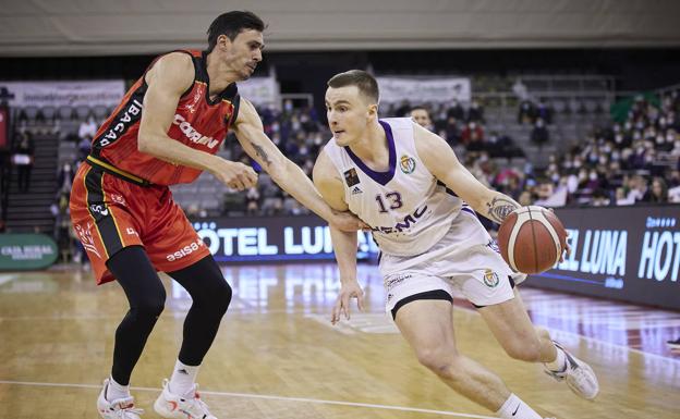 El UEMC Pucela Basket aguanta tres cuartos en Granada