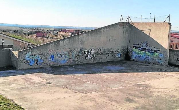 Santa María la Real de Nieva invierte 100.000 euros en un frontón y una pista de pádel