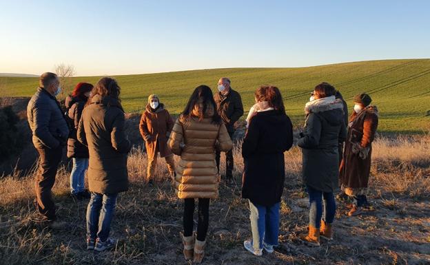 José Vicente, candidato de Unidas Podemos a las Cortes por Salamanca, visita la comarca de la Tierra de Alba