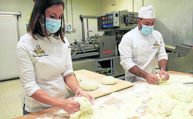 Los panaderos, claros: «No nos ha quedado otra que subir los precios»