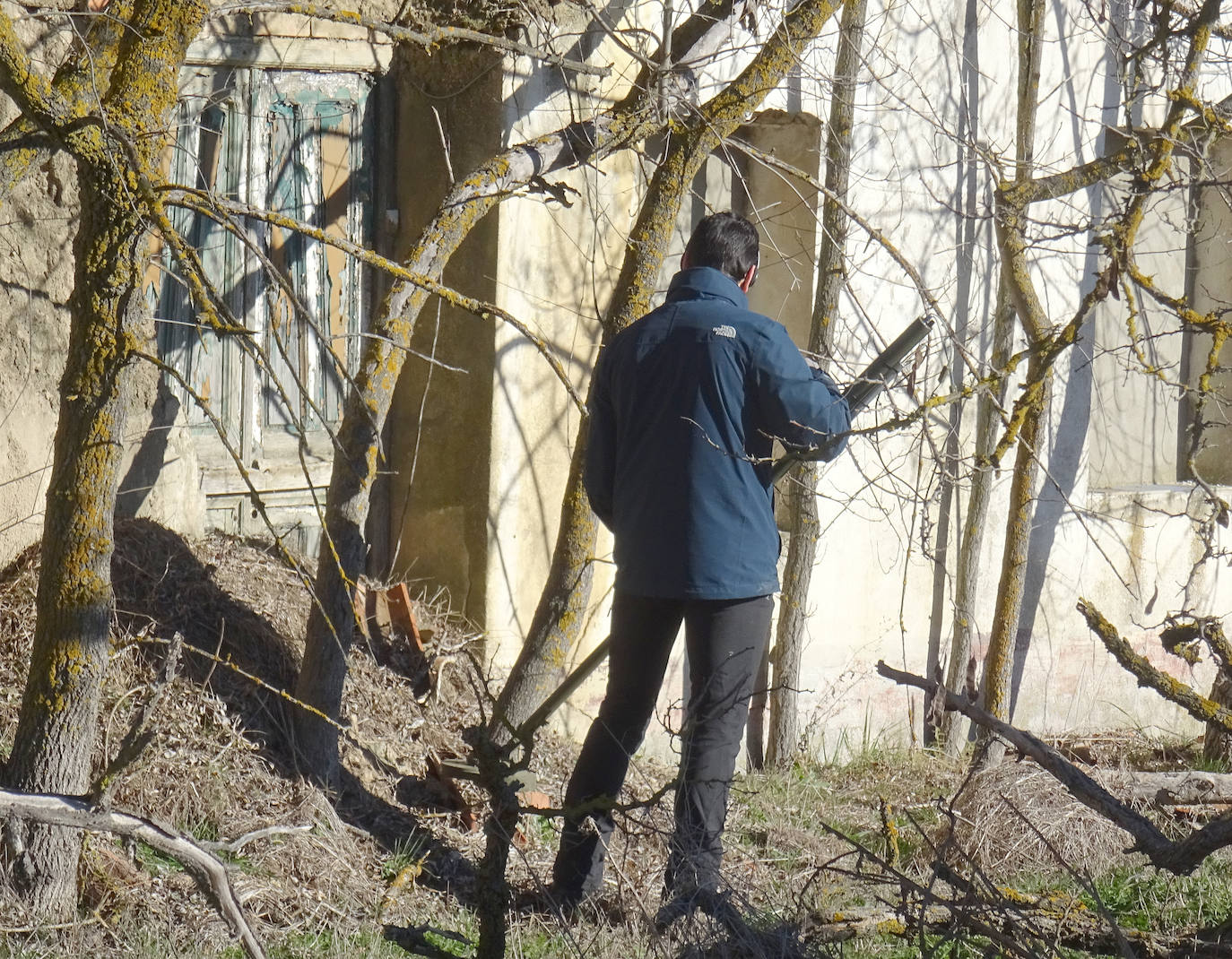 Los Geas y guías caninos buscan a Esther López en pozos de Traspinedo