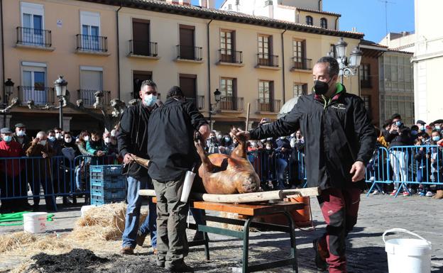 Palencia se echa a la calle para luchar por la vigencia de sus tradiciones