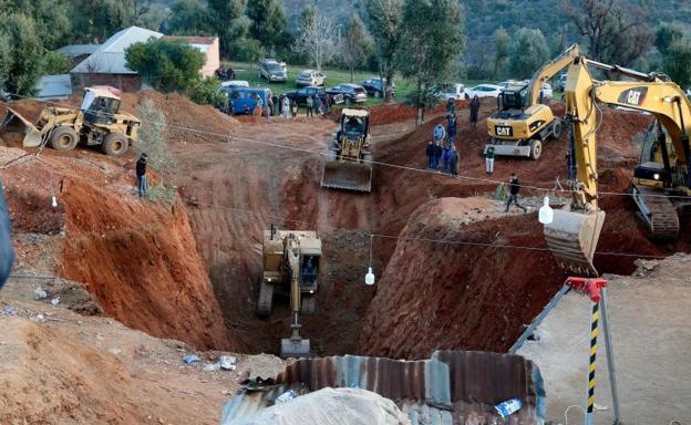 El destino de un niño atrapado en un pozo mantiene en vilo a Marruecos