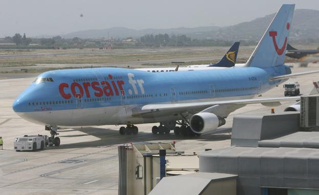 ¿Cuál es la diferencia entre un vuelo chárter y uno comercial?