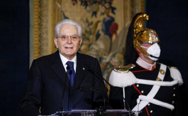 Mattarella exige «responsabilidad» a los partidos italianos en su reelección como presidente