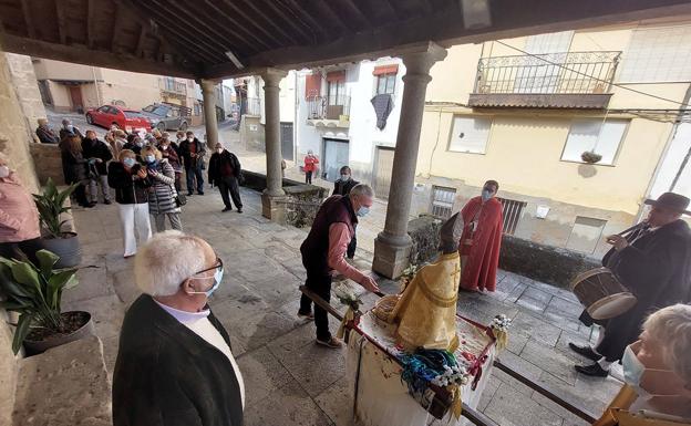 Santibáñez de la Sierra enviará la recaudación del ofertorio de San Blas a La Palma