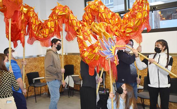 El Nuevo Año chino y el Carnaval, protagonistas de las actividades de ocio nocturno para jóvenes en Carbajosa