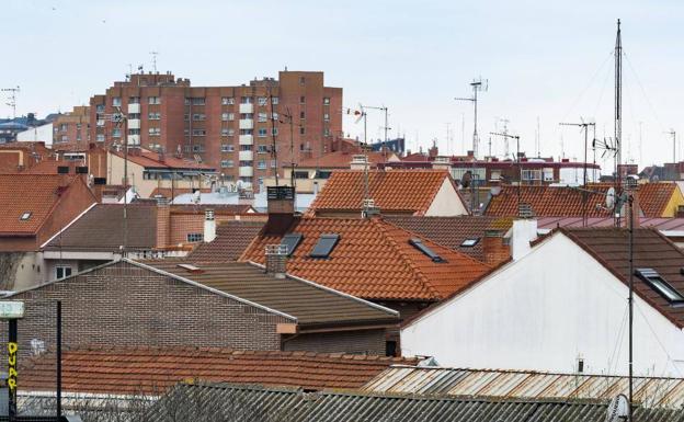 Una avería provocada por una máquina deja sin luz a 7.000 vecinos de La Farola