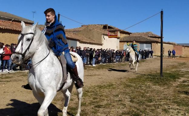 Tordehumos y Villagarcía viven la emoción de las carreras de cintas