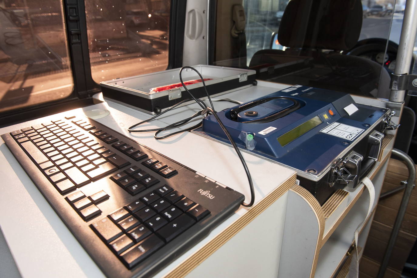 Denunciado por chocar contra un coche aparcado y dar positivo en la prueba de alcoholemia