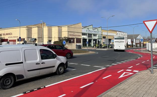 El Ayuntamiento de Carbajosa mejora un tramo del carril bici que une el municipio a Salamanca