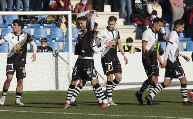 Los 'dos' Villarreal y Unionistas, los equipos que más goles celebran en casa en España