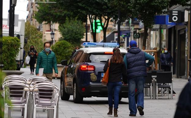 Arrestado tras amenazar con un cuchillo a un comerciante de Salamanca