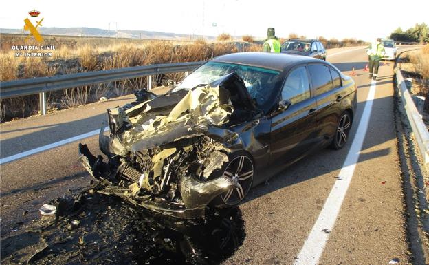 Investigan a un conductor que se dio a la fuga en Palencia y colisionó contra un camión