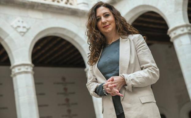 La educación como base para la igualdad inspira el programa electoral de una mujer