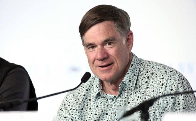 Gus Van Sant: «Warhol lucha por controlar su destino pero es devorado por su mundo»