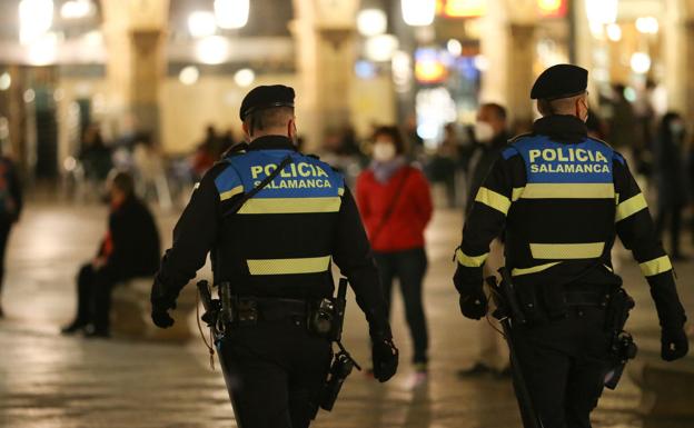 La madrugada se salda en Salamanca con 77 denuncias de la Policía Local