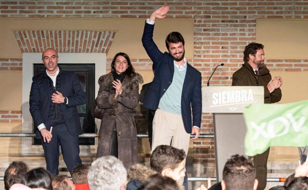 Abascal a García-Gallardo: «¡Qué cara de vicepresidente se te ha puesto, Juan!»