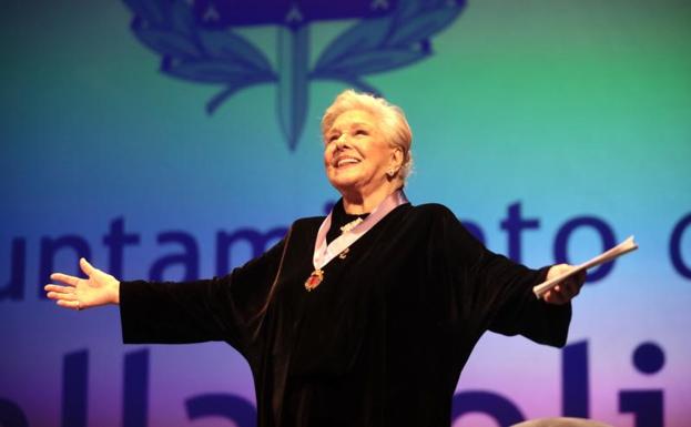 Lola Herrera, la gran dama de los escenarios, recibe la Medalla de Oro de Valladolid