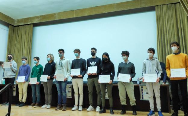 Los ganadores de fases locales de la Olimpiada Matemática recibieron sus premios en la Facultad de Ciencias