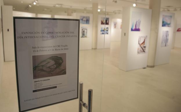 El CMI Plaza de Trujillo acoge la exposición de ilustraciones de Raquel González sobre el Cáncer Infantil